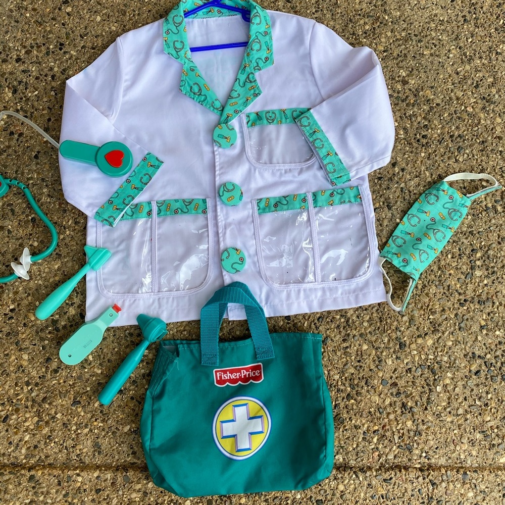 Fisher price Doctor costume with 7 pieces and mask